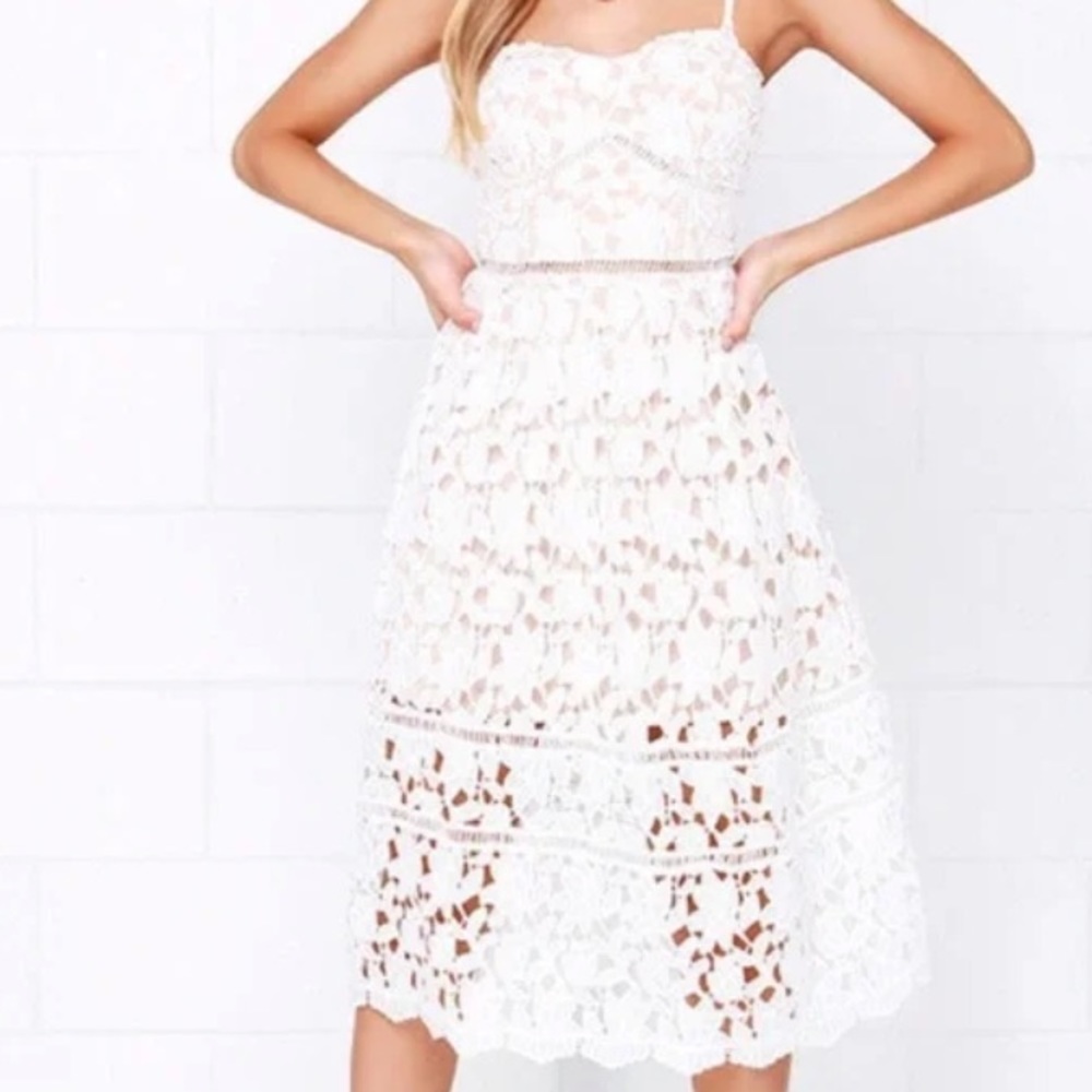Lulu’s white crochet midi size M